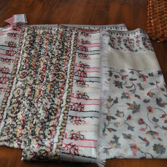 New HK Colours of Fashion Afreen Woven Floral Shawl Wrap Gold 79x40.5" India - Picture 6 of 8